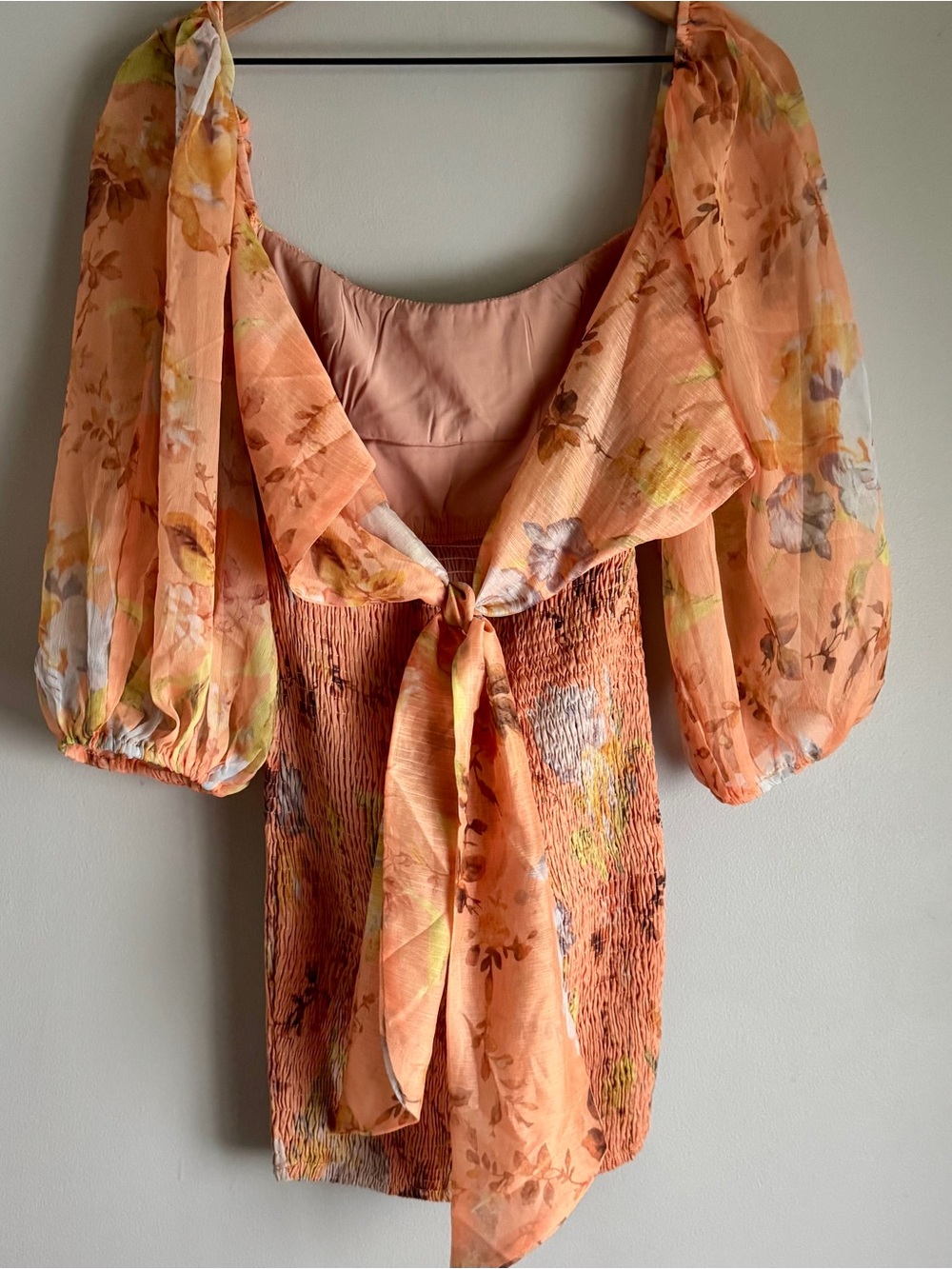 Selfie Leslie Joie Puff Sleeve Shirred Mini Dress Floral Print Apricot Size XS - Picture 4 of 9